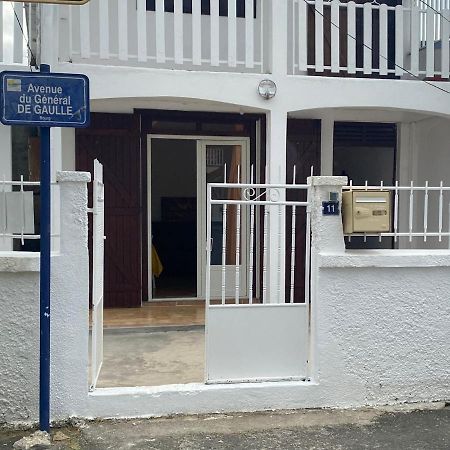 Appartement A Proximite De La Plage Du Bourg ! Sainte-Anne  Zewnętrze zdjęcie